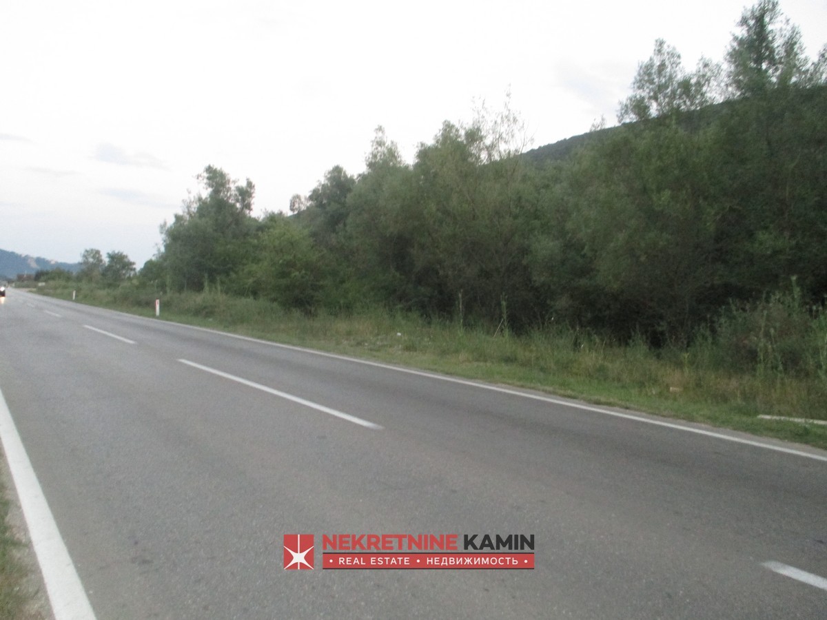 Urbanised Plot of 2,939 m² Just 20 m from the Main Road, Radanovići